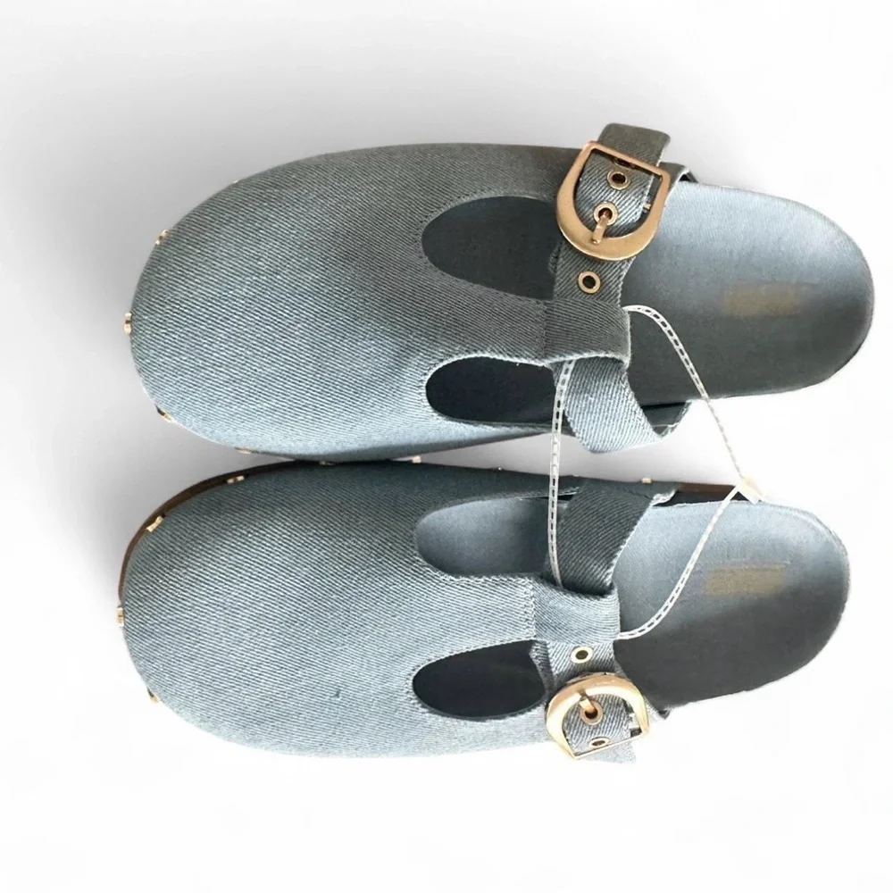 NWTBlue Buckle‎ Shoes